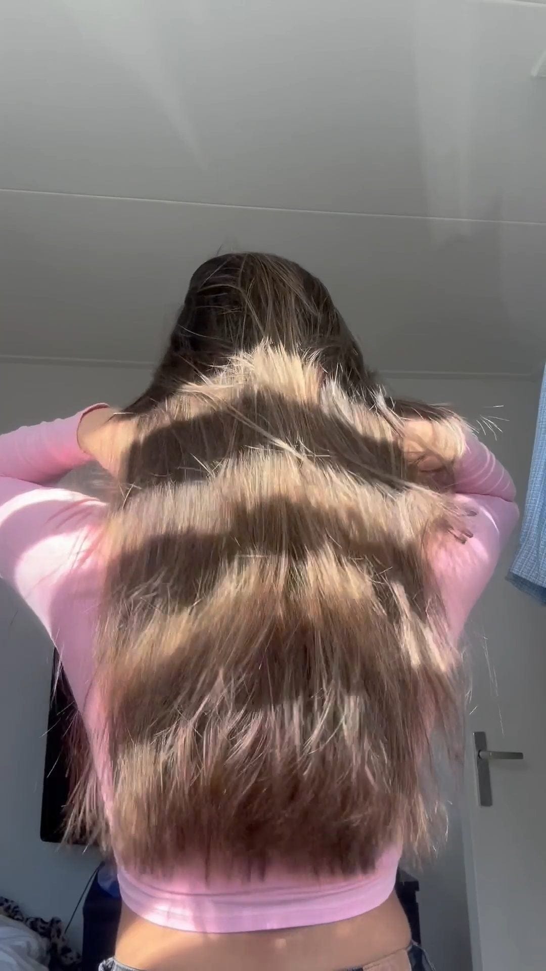 Ted Hilley Ionische Fohn - Beste Fohn 2025 (Krullenclub) droogt haar snel en zorgt voor glans zonder pluis.