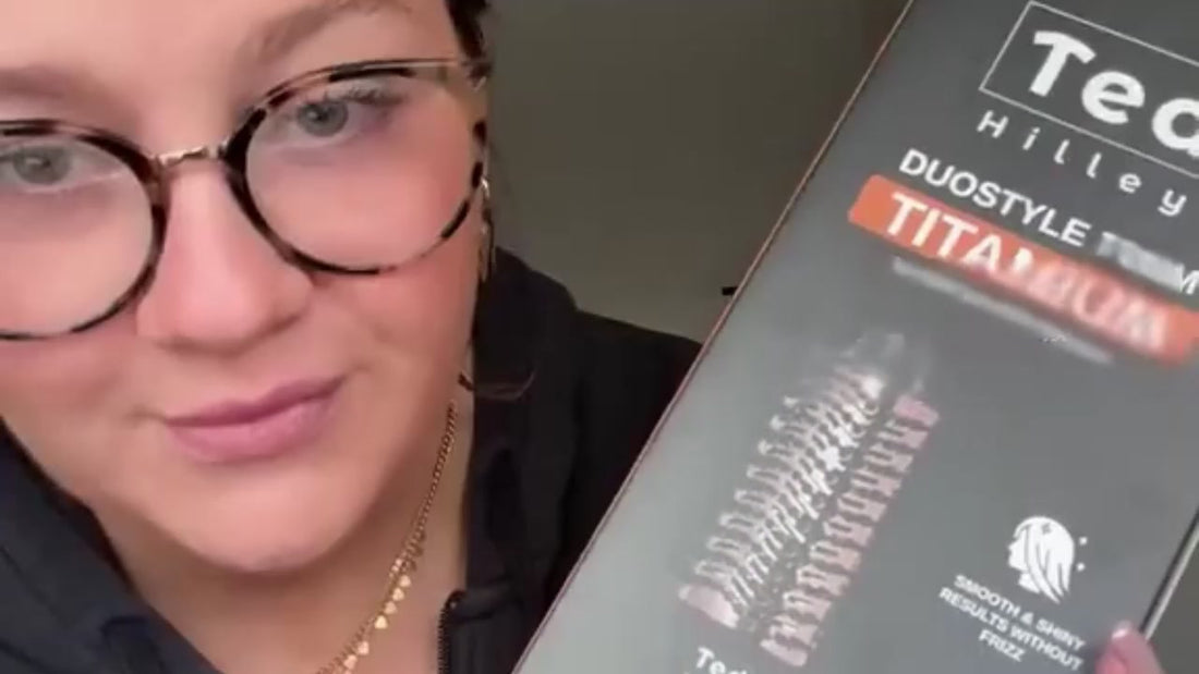 Marlie pakt de Ted Hilley DuoStyle 70mm Titanium föhnborstel uit
